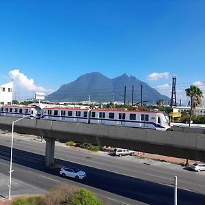 Special Hoestel In Monterrey!